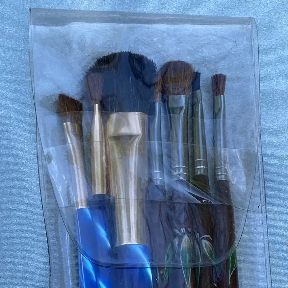 💎Set of Seven Makeup Brushes - New in Case
